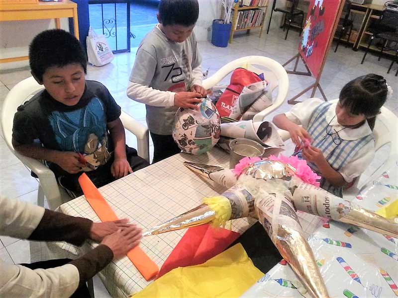 Realizó SEPE taller de tradiciones navideñas en bibliotecas del estado