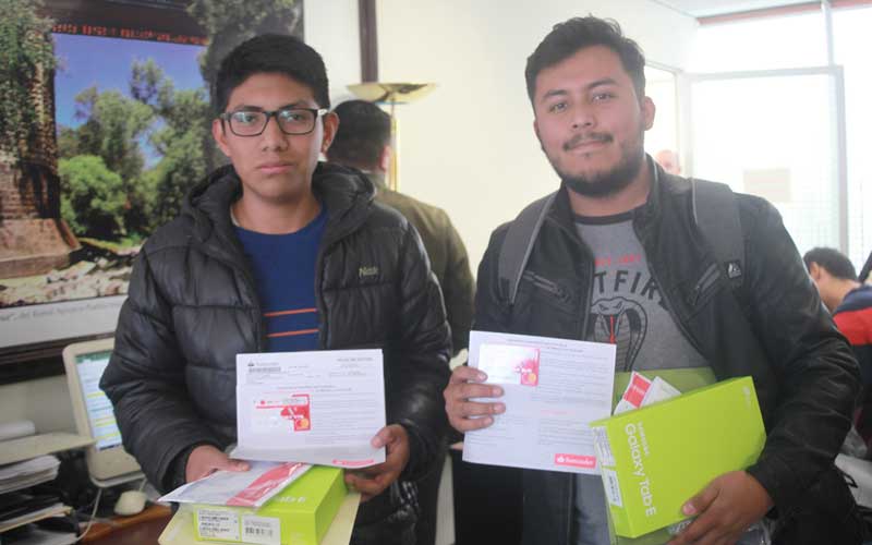 Benefició Gobierno del estado con becas a más de 10 mil estudiantes en 2018