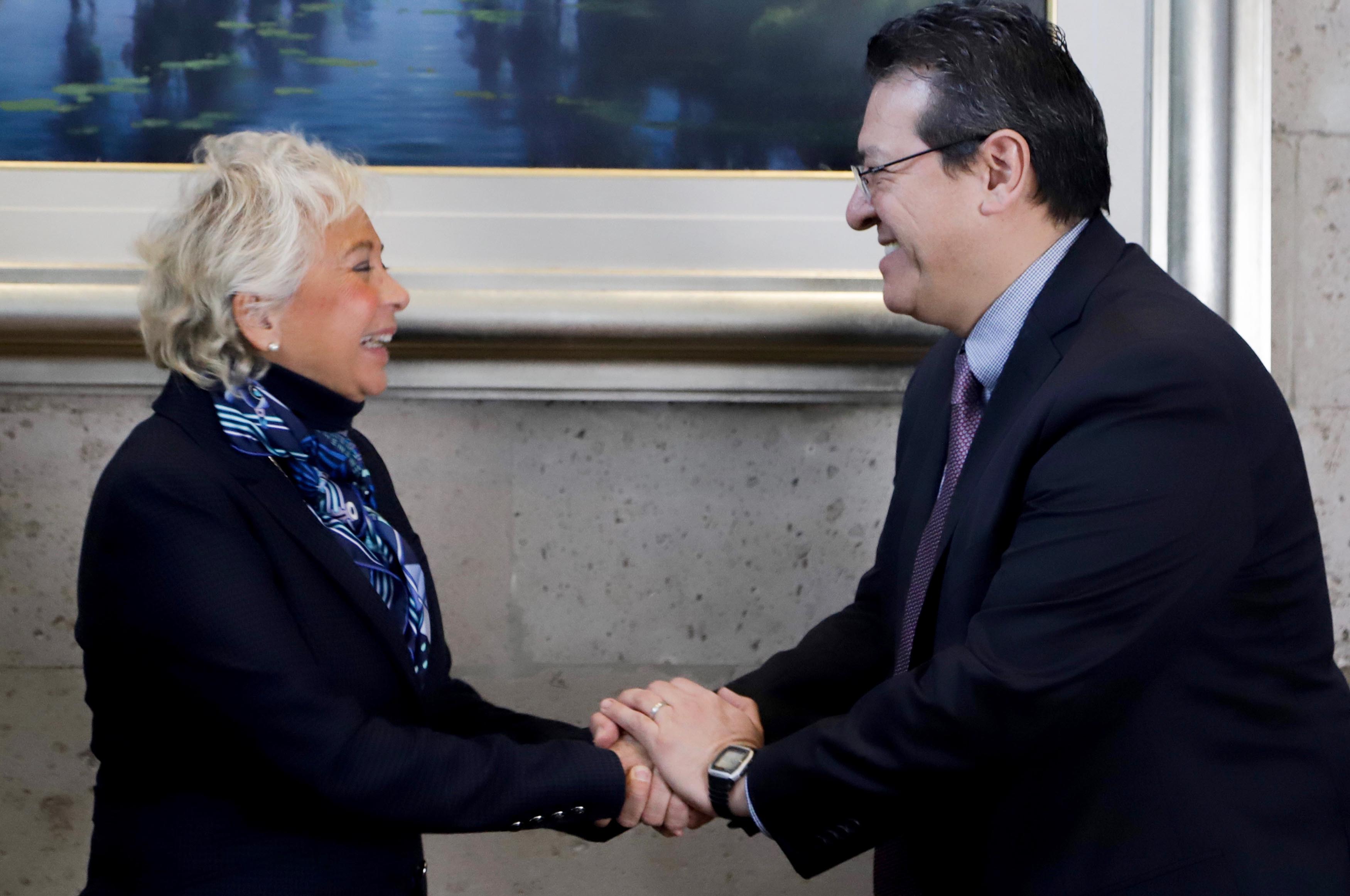 Sostiene Marco Mena y Olga Sánchez Cordero reunión de trabajo