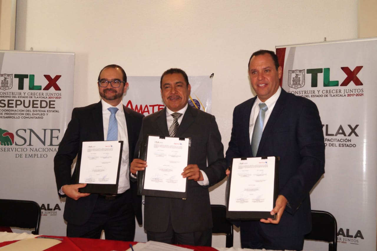 Signan convencio ICATLAX y Amatech en materia de capacitación
