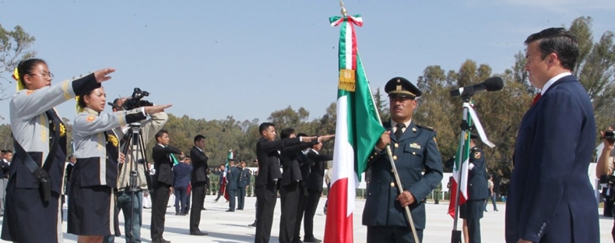 XXV Zona Militar y Gobierno de Puebla conmemoran Día de la Bandera