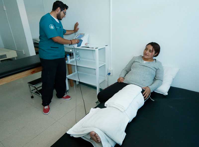 Ofrece DIF estatal terapias para personas con discapacidad a bajo costo