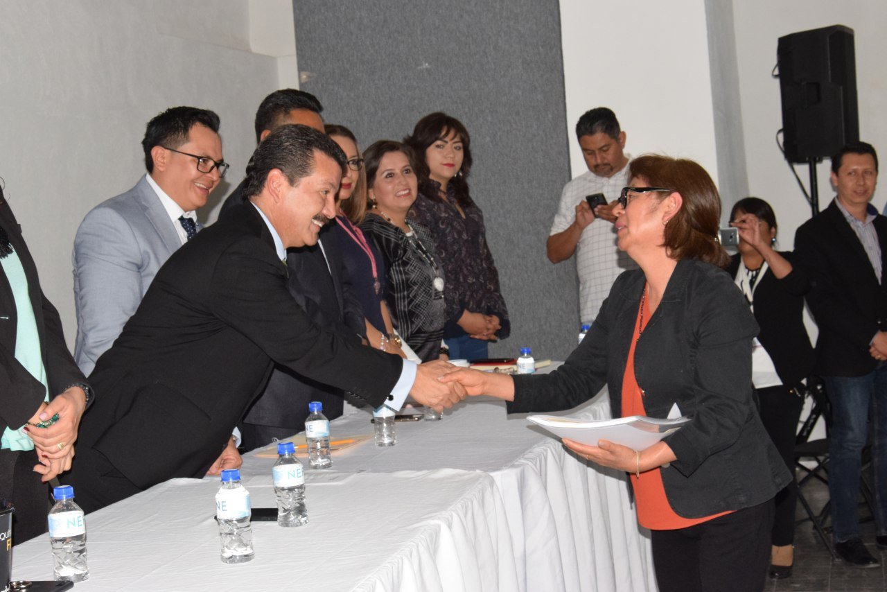 Brinda Gobierno de San Pedro Cholula certeza jurídica a familias del municipio