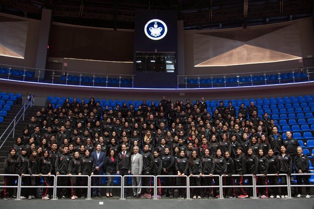 Abandera Rector Alfonso Esparza a deportistas que competirán en la Universiada Regional 2019