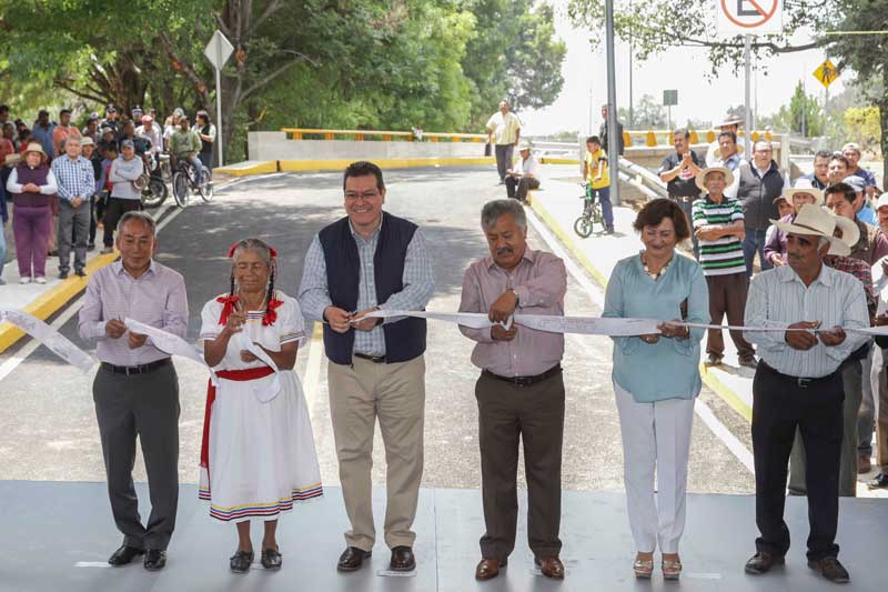 Marco Mena entrega puente en Ixtacuixtla con más de 9 mdp de inversión