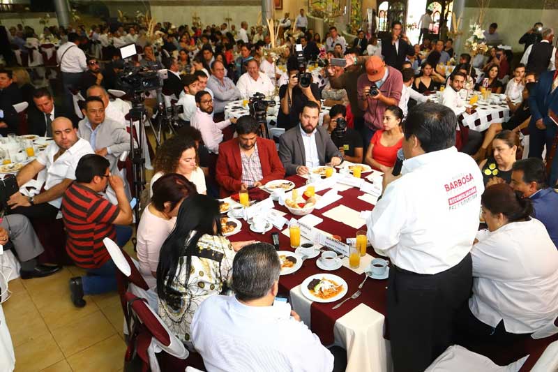 Gobierno de diálogo con todos los segmentos de la población, ofrece Miguel Barbosa