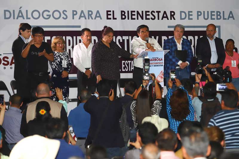 Revocación de mandato y desaparición del fuero a servidores públicos, propondrá Miguel Barbosa al Congreso