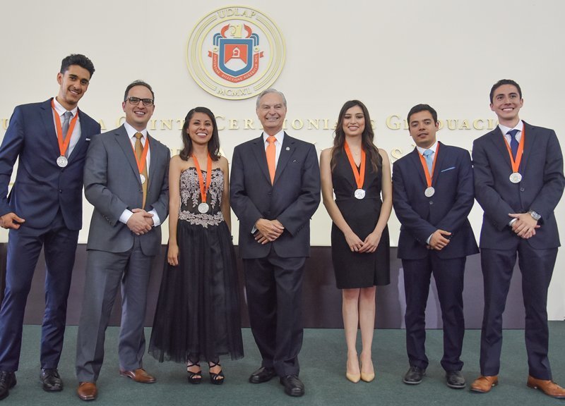UDLAP celebra egreso de estudiantes preparados para construir una mejor sociedad