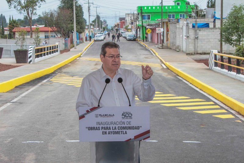 Entrega Marco Mena puente vehicular para siete mil habitantes de Ayometla