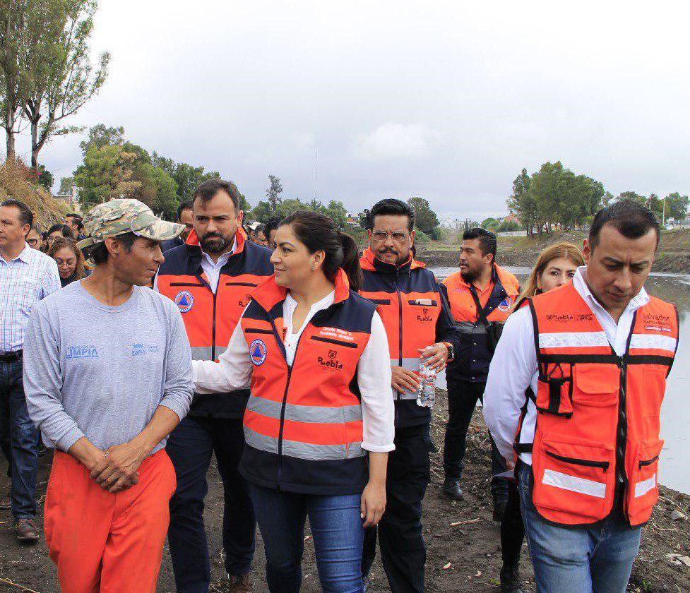 Inspecciona Comité de Lluvias del Ayuntamiento trabajos de limpieza en el Puente Negro