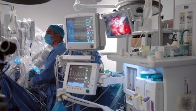 Sube a 100 cifra de muertos por encefalitis en la India