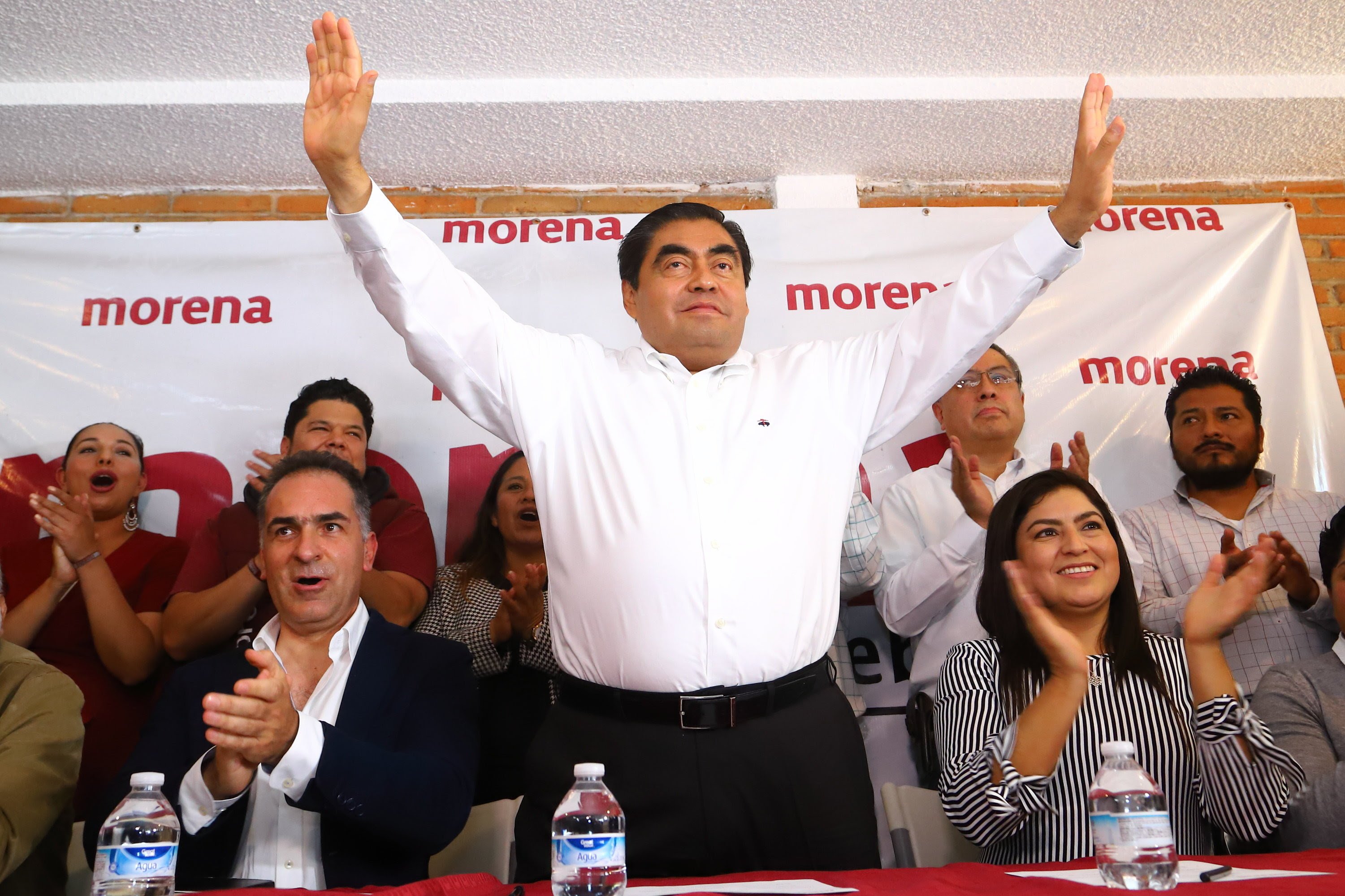 Ejercer un gobierno con identidad y diferente a los registrados en el pasado reciente, ofrece Miguel Barbosa