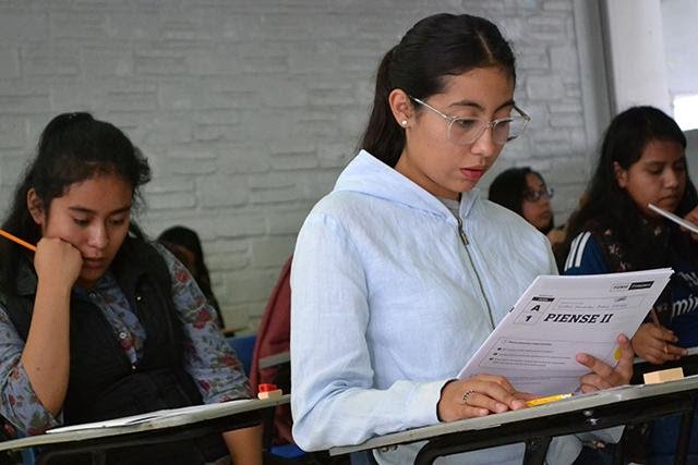 15 mil aspirantes realizan examen para ingresar al nivel medio superior y técnico en la BUAP