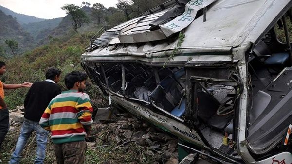 Mueren 29 personas en accidente de tránsito en la India