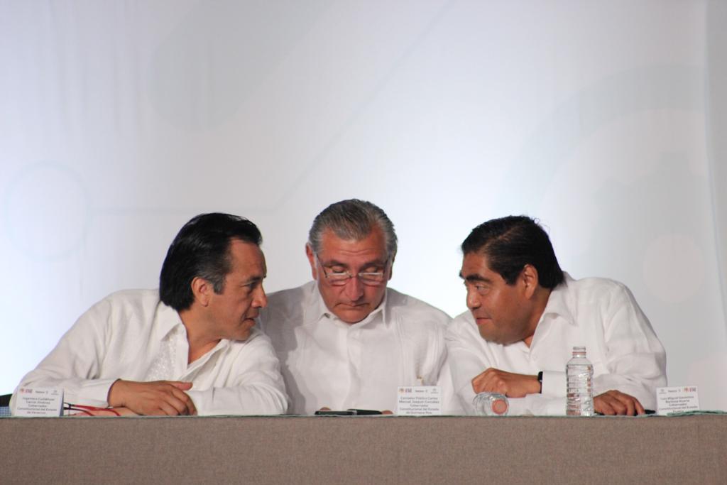 Se suma Barbosa Huerta a la firma del «Pacto Oaxaca»