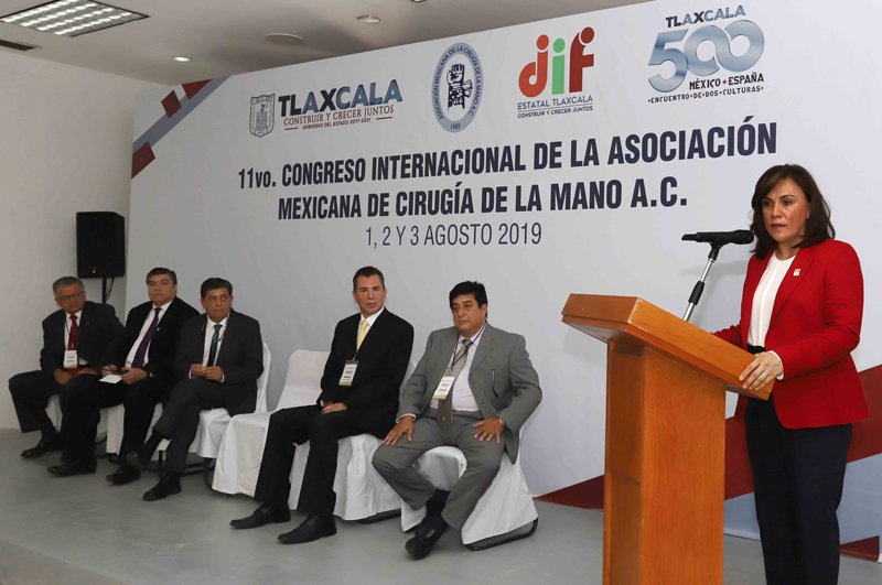 Refrenda Sandra Chávez compromiso de garantizar salud de población vulnerable