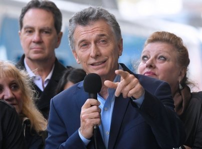 Alza a mínimos, salarios oficiales y ayudas sociales anuncia Macri
