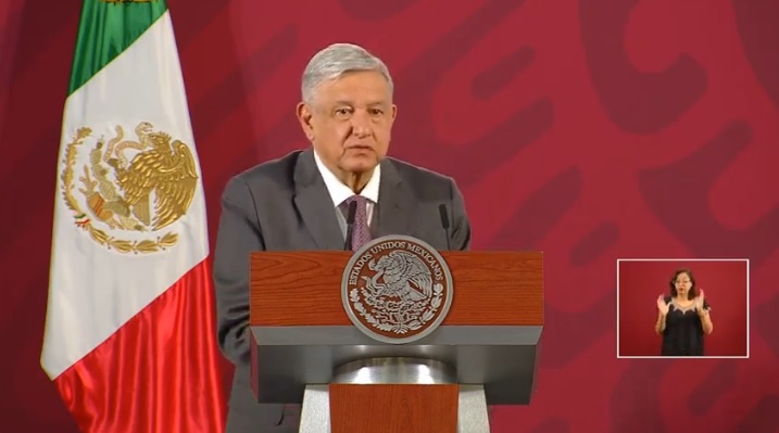 Celebra AMLO que gente se quede en casa sin necesidad de toque de queda