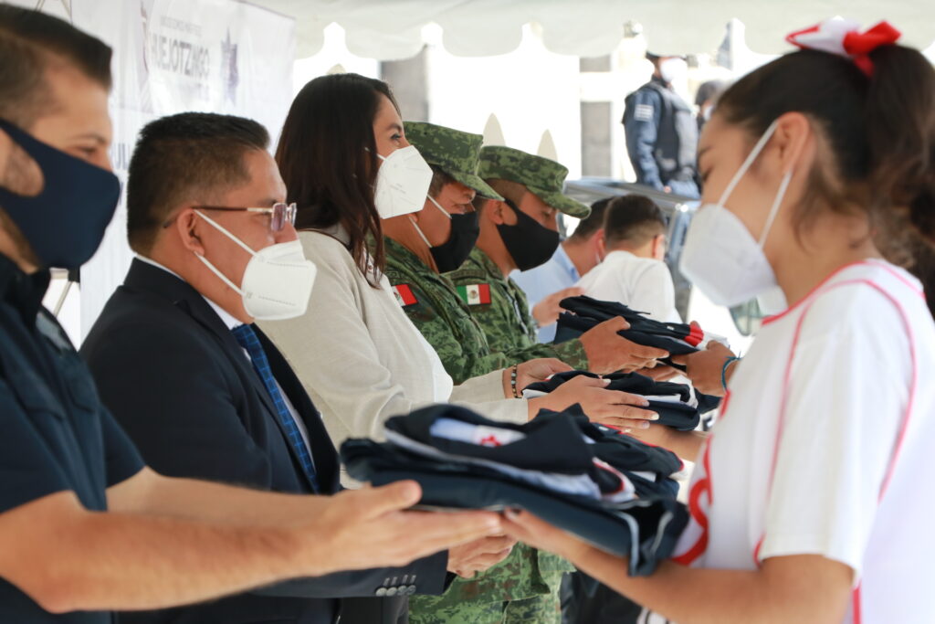 Entrega Angélica Alvarado patrullas y equipamiento para la Policía Municipal de Huejotzingo