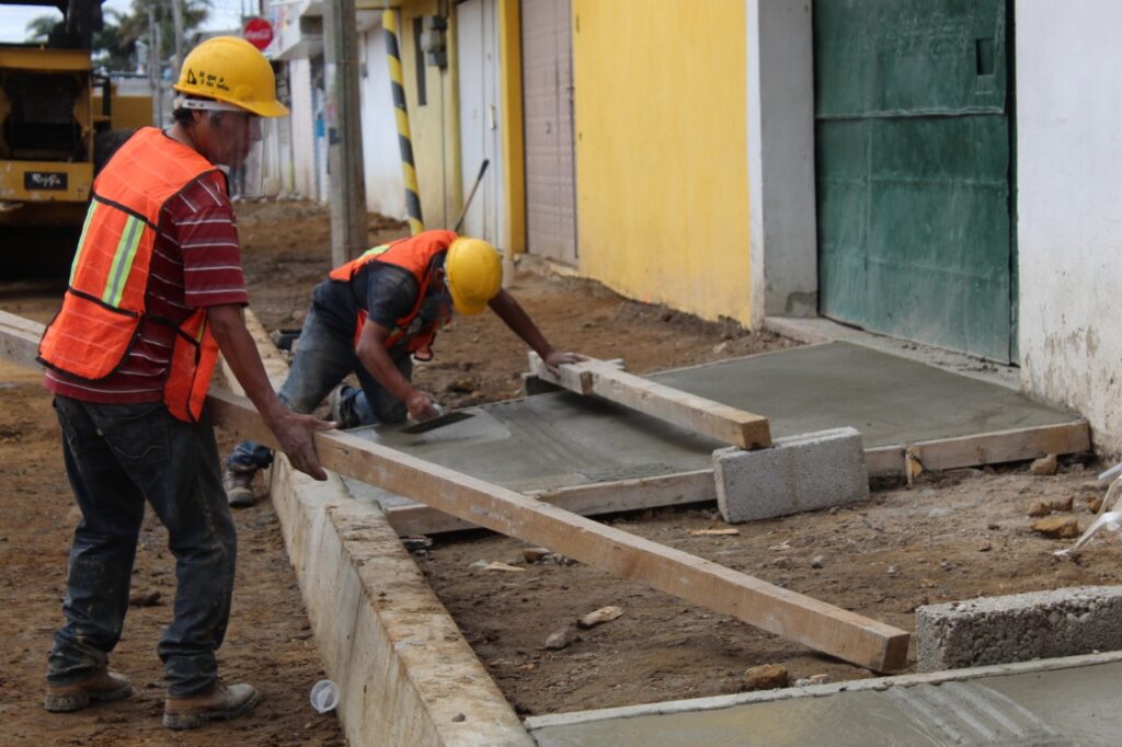 Gobierno de la Ciudad pavimentará cinco nuevas calles en juntas auxiliares