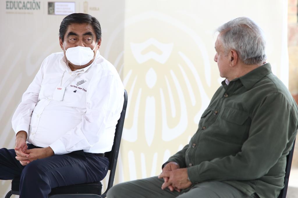 Promete AMLO vacunas, ya
