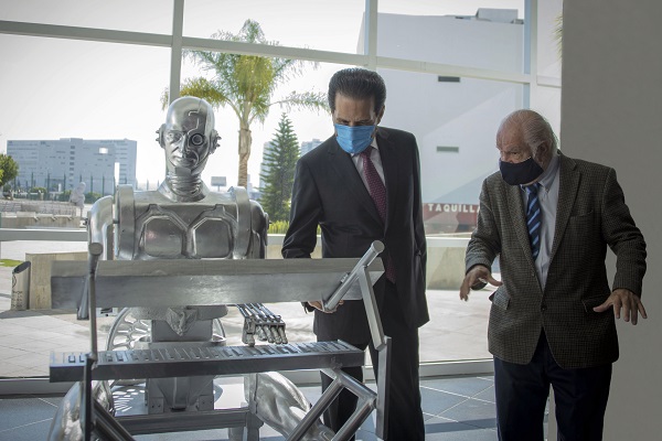 BUAP devela escultura a Don Cuco ‘El Guapo’