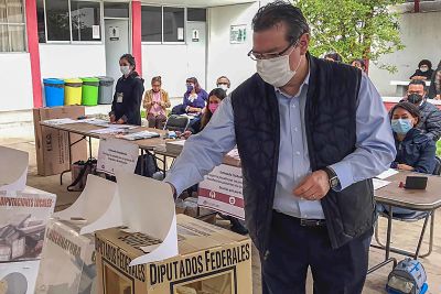 ELECCIONES SE DESARROLLAN EN PAZ Y CON PARTICIPACIÓN CIUDADANA: MARCO MENA