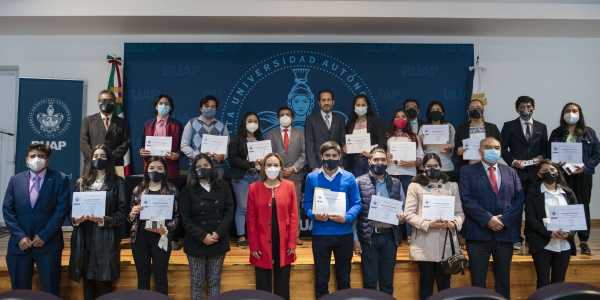 Reconocen a ganadores de #EmprendeBUAP del nivel medio superior