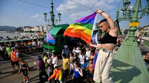 Hungría celebró la marcha del Orgullo Gay en rechazo a la polémica ley anti LGTBI