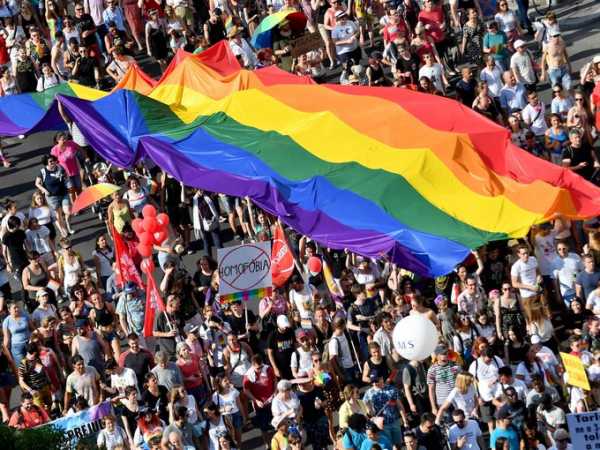 Hungría celebró la marcha del Orgullo Gay en rechazo a la polémica ley anti LGTBI