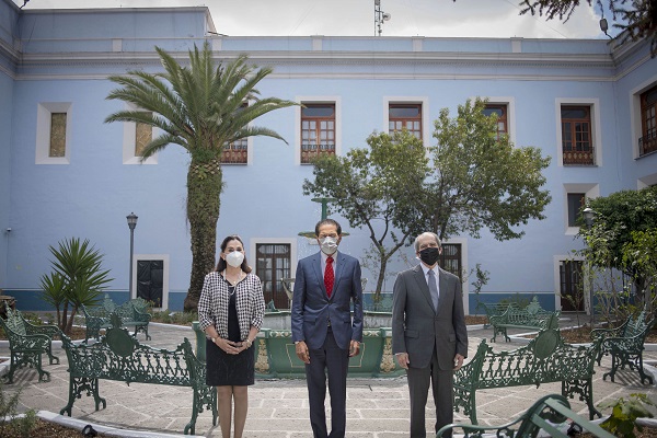 Recuperan el Jardín Histórico del Colegio Carolino