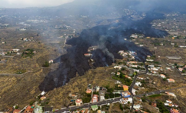 Evacuación obligatoria de varias poblaciones ante aumento de actividad del volcán de la Palma