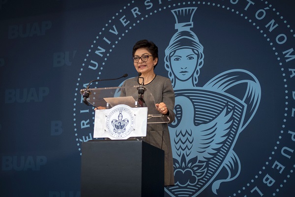 Rectora anuncia a los funcionarios de la administración central, gestión 2021-2025