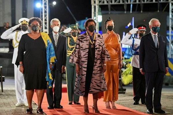 Barbados se convierte en República al retirar a la reina Isabel como jefa de estado