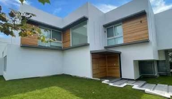 Decomisan al CJNG droga, armas largas y vehículos de lujo en Jalisco