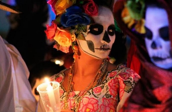 Marchan activistas para protestar por los feminicidios en México