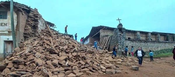 Reportan más de dos mil damnificados tras sismo en Perú