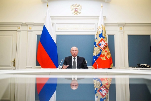 Putin ordena desplegar tropas en territorios separatistas prorrusos de Ucrania