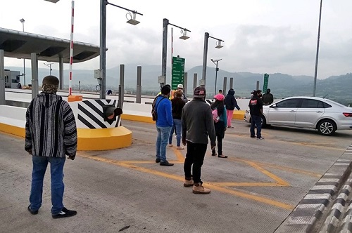 Sanciones de hasta 7 años de prisión para quienes tomen casetas y pidan dinero