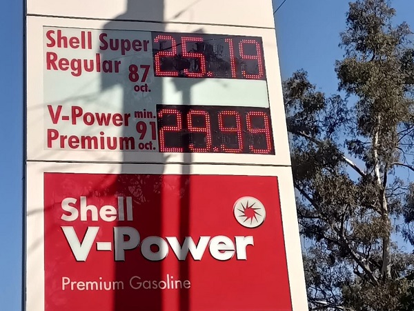 SHCP intenta evitar que la gasolina premium se venda en casi 30 pesos por litro
