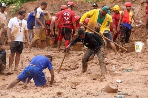 Reportan 44 fallecidos por las fuertes lluvias en la región brasileña de Recife