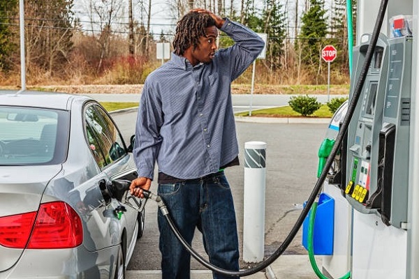 California prohíbe la venta de autos nuevos de gasolina a partir de 2035