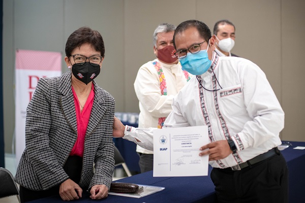 Clausura la rectora Lilia Cedillo el Diplomado Internacional en Lingüística Aplicada 2022