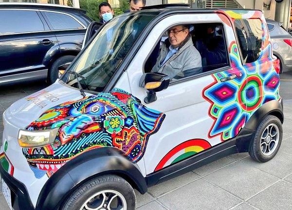 Anuncia Marcelo Ebrard producción de auto eléctrico boliviano en México para 2023