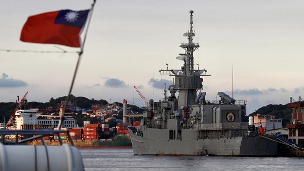 Inicia Taiwán ejercicios militares y China extendió los suyos