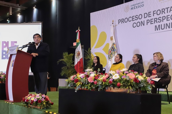 Gobierno estatal defiende los derechos de las mujeres sin simulaciones: MBH