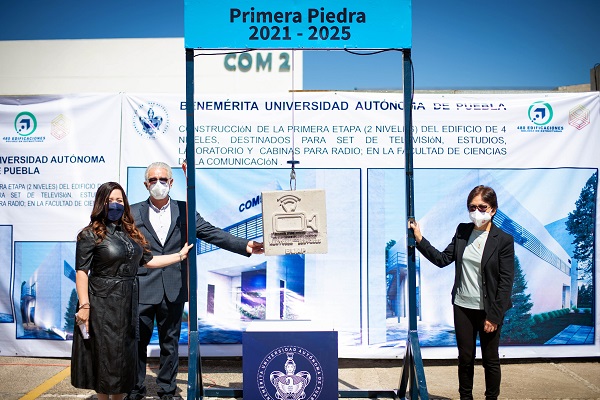 Celebra la rectora Lilia Cedillo consolidación de la Facultad de Ciencias de la Comunicación