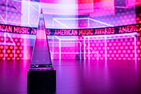 Bad Bunny lidera las nominaciones a los ‘2022 American Music Awards’ con ocho nominaciones