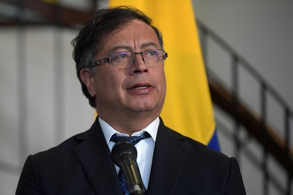 Va el presidente de Colombia contra créditos ‘gota a gota’