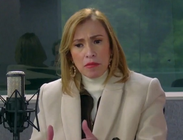 Denuncia Elena Chávez amenazas, autora de El Rey del Cash